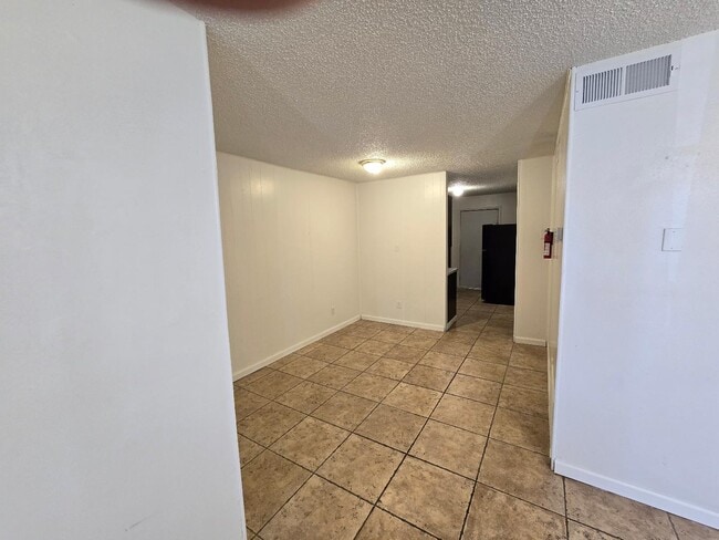 Photo - 1250 Pate St