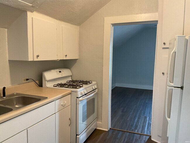 Photo - 1221 Wall St