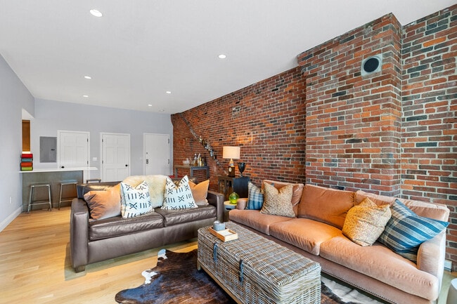 Building Photo - 28 Atlantic Ave Unit 618 Rental