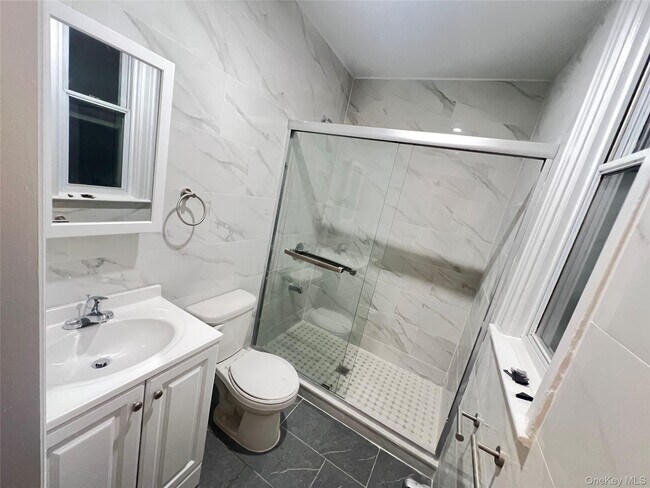 Photo - 30-06 85th St Unidad 2nd Fl