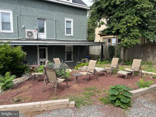 Building Photo - 357 Lyceum Ave