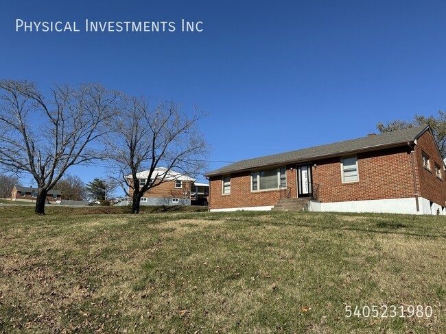 Classic American Brick Ranch - Classic American Brick Ranch House