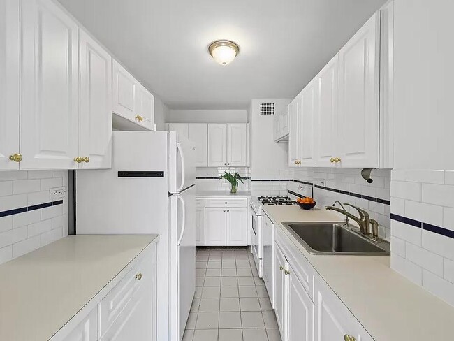 Photo - 205 West End Ave