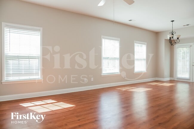 Photo - 1033 Kings Mountain Ln