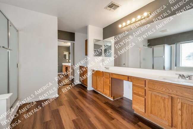 Photo - 629 E Saddle Way