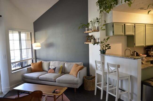 Building Photo - 4789 White Rock Cir Unit C