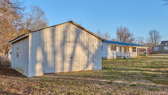 Photo - Coming Soon: 2BR house in country setting. (Please speak with us before applying)