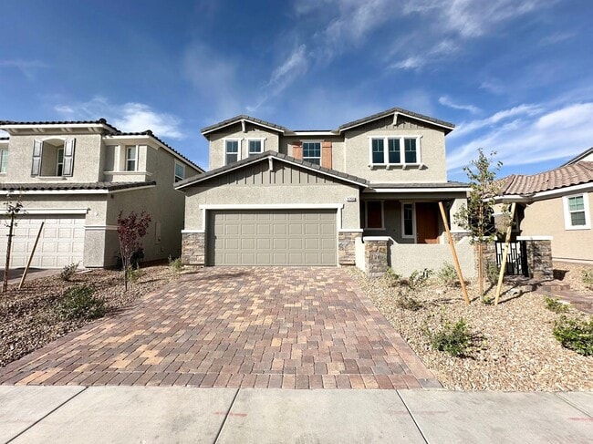 Building Photo - Beautiful and well-maintained home