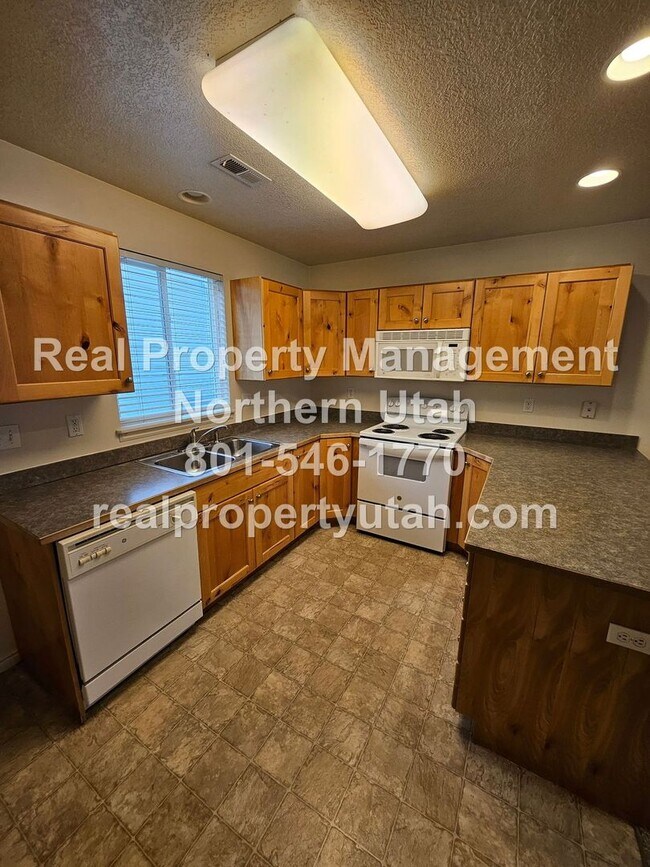 3 Bedroom Ogden Townhome Available Now! House Rental in Ogden, UT