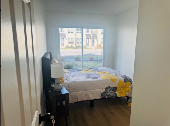 Photo - 4823 W 157th St