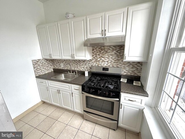 Photo - 136 S 5th St Unit 2F