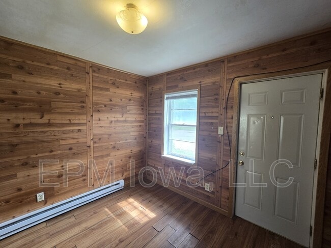 Photo - 2836 Independence Ave