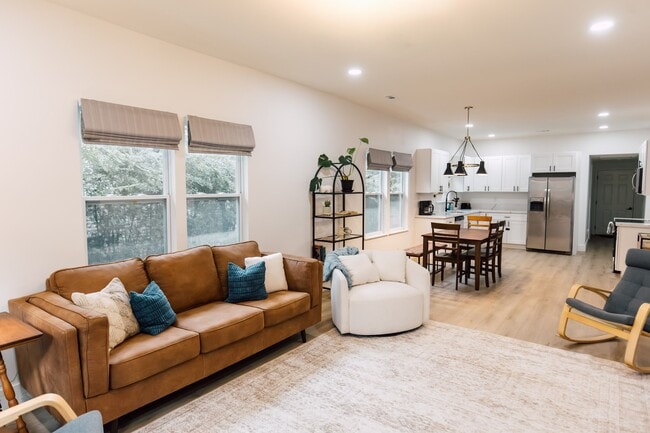 Photo - 215 Kerr Ave