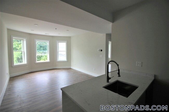 Photo - 843 Columbia Rd Unit 3