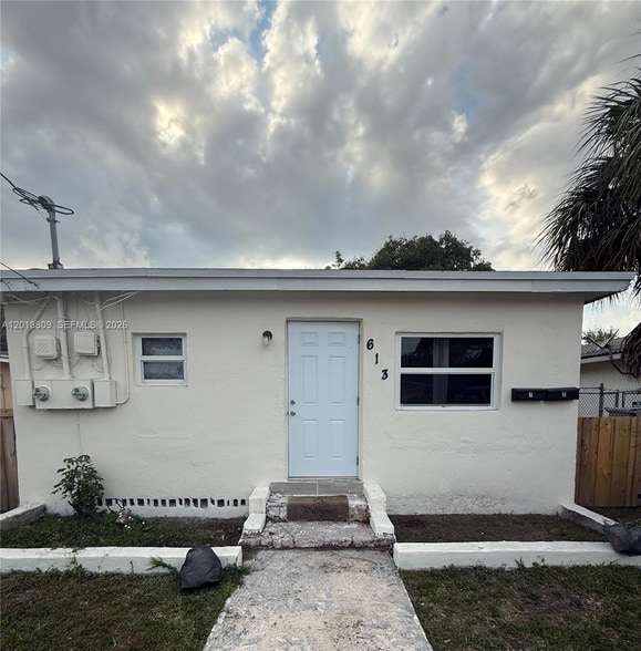 Building Photo - 613 NW 15th Ave Unit 1