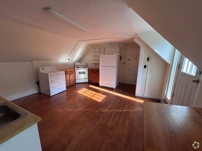 Building Photo - 73 Church St Unit Apt. 2