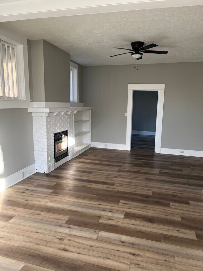 Photo - 100 S Main Ave