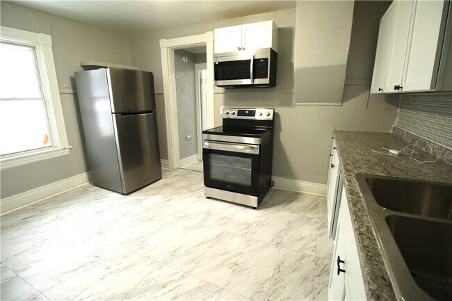 Photo - 101 Superior St