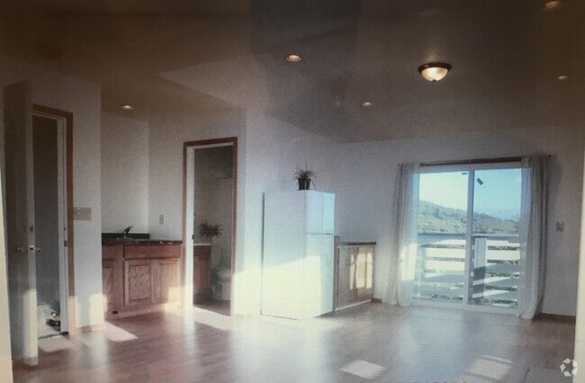 Building Photo - Lihue Studio Rental