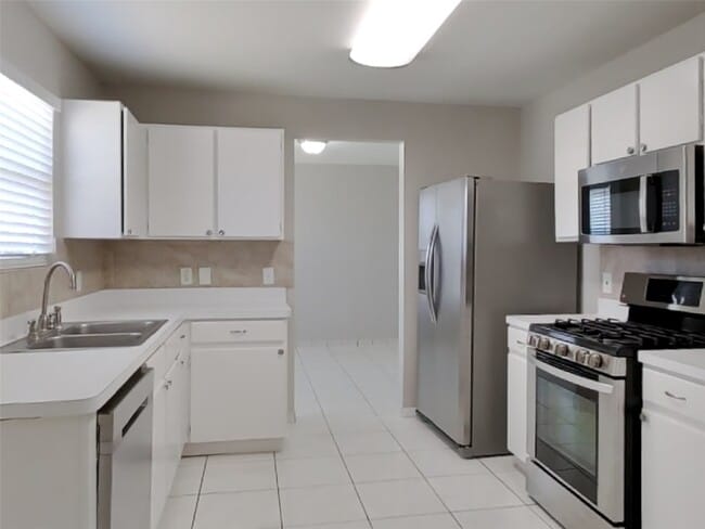 Photo - 1518 Carbonear Dr