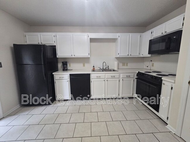 Photo - 110 Westbrook Ct