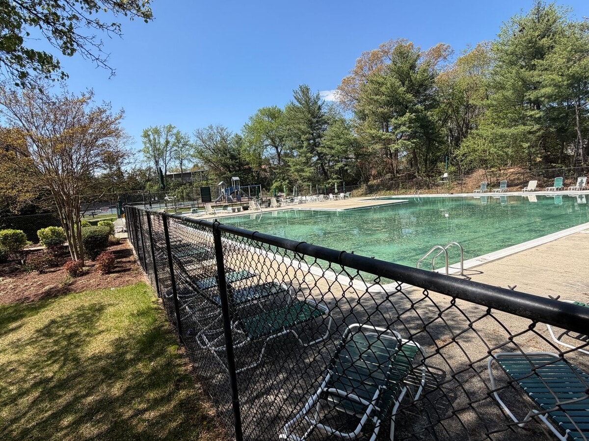 Photo - Coming Soon! Beautiful Townhome in Seven Oaks!