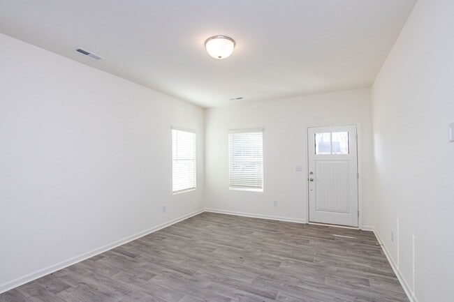 Photo - BEAUTIFUL 3BD/2.5BTH Townhome in Belmont a...