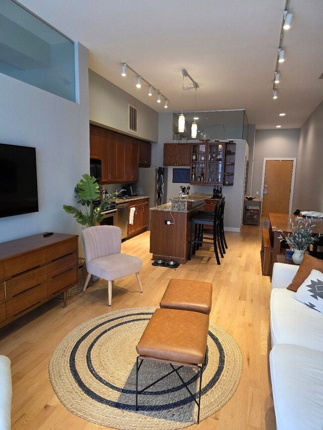 Photo - 949 W Madison St Unit 307