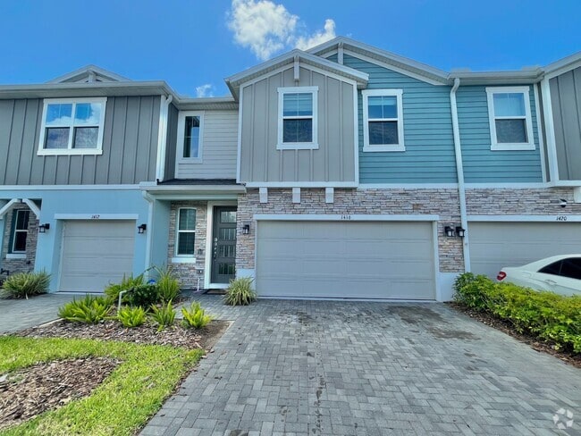 Building Photo - Beautiful 3 Bed, 2.5 Bath Townhome in Mode...