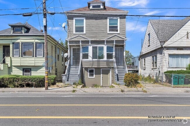 Building Photo - 3321 Adeline St Rental