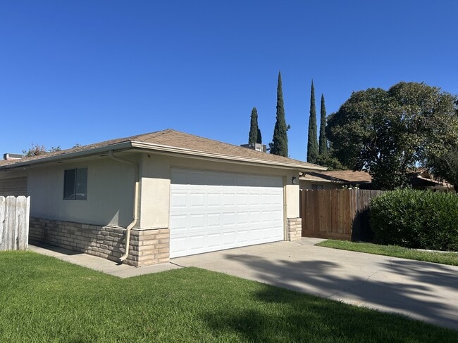 Photo - 3000 Keller St