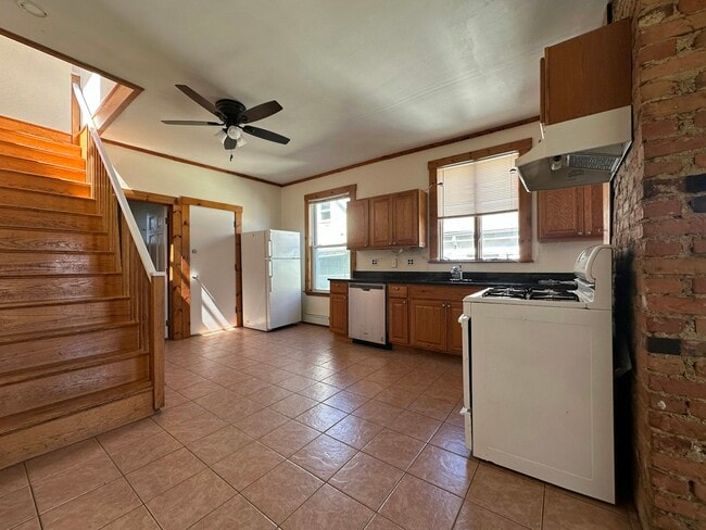 Building Photo - 3 Sachem St Unit #3 Rental