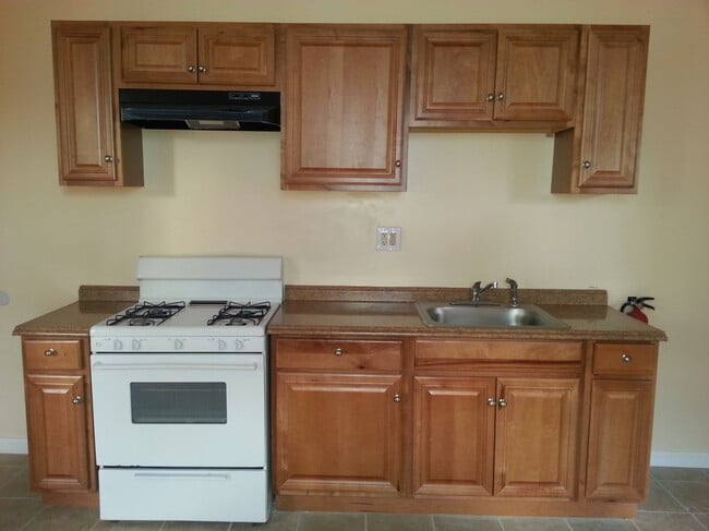 Building Photo - Cortlandt Unit 4