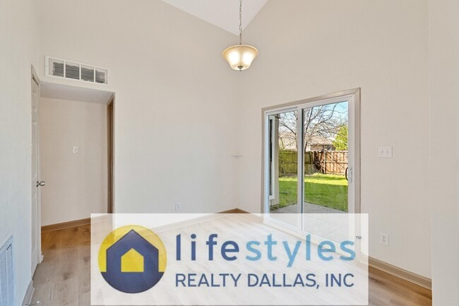 Photo - 9456 Culberson St