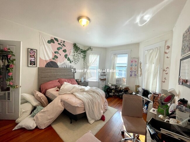 Photo - 162 Kelton St