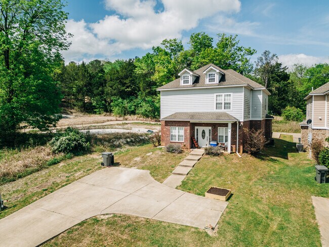 Photo - 921 Muirfield Dr Unit Pop Inn