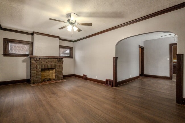 Photo - 3394-3396 W 54th St Unidad 3394 W 54th Street (Down)