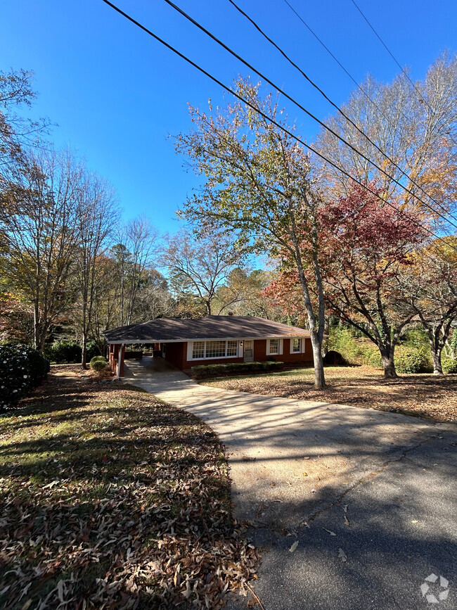 Building Photo - 3013 Scenic Dr Rental