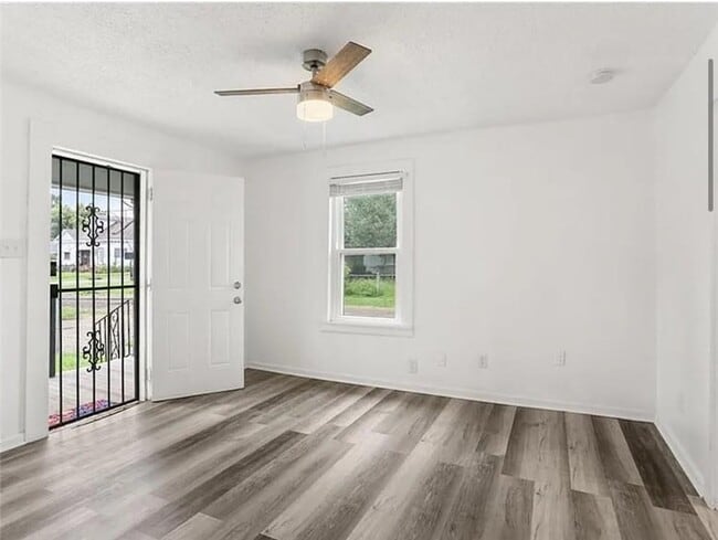 Photo - 8917 Apricot St