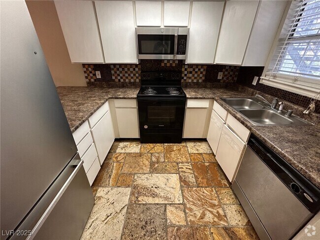 Building Photo - 3823 S Maryland Pkwy Unit T3 Rental