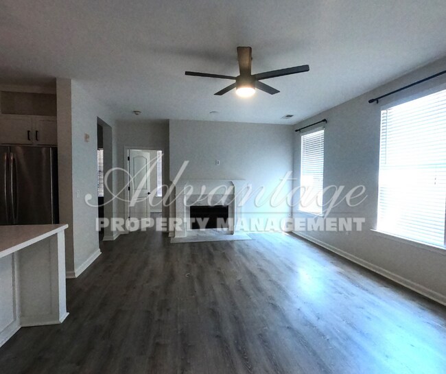 MOVE IN READY Modern Downtown C... House House Rental in
