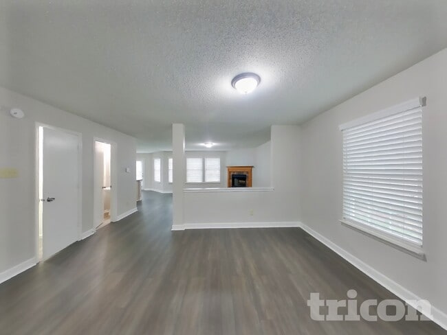 Photo - 350 Sunburst Ln