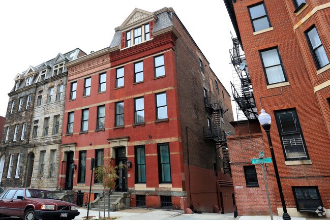 Photo - 16 E Biddle St Apartments