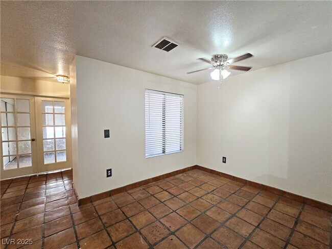 Photo - 8452 Boseck Dr Unidad 106