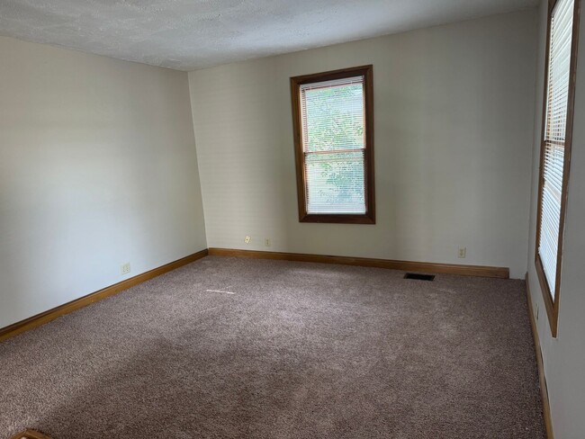 Photo - 1211 E Walnut St