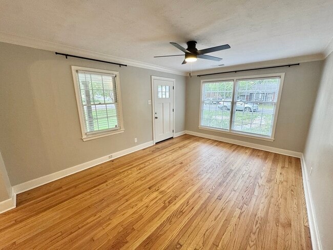 Photo - 907 Echles St