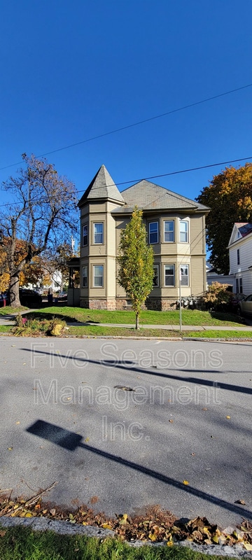 Building Photo - 75 Loomis St Rental