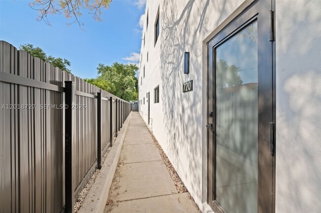 Photo - 724 NW 55th St
