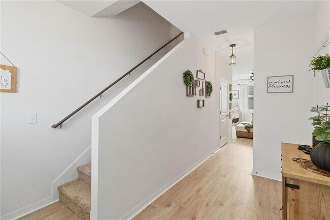 592 Madison Dr