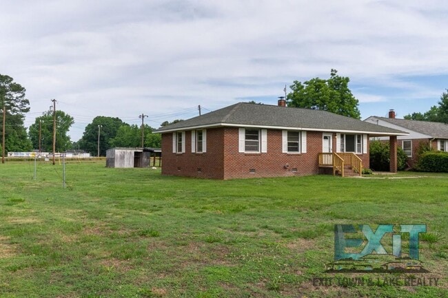 Photo - Charming 3BR Home in Jarratt - Convenient Location Near I-95